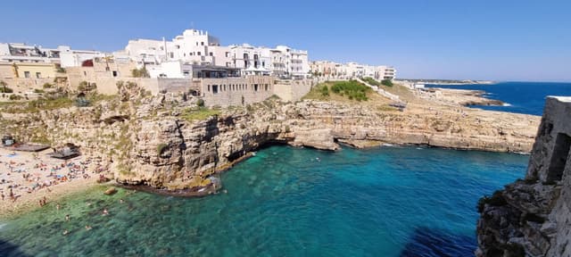 Photo 4 by Alexander G. about renting a Fiat Tipo in Bari (6/25/24)
