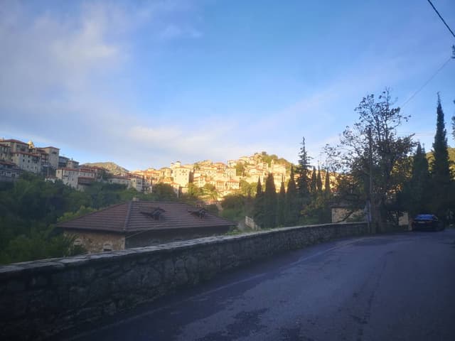 Photo 7 by Robert C. about renting a Citroen C3 in Athens (9/30/24)