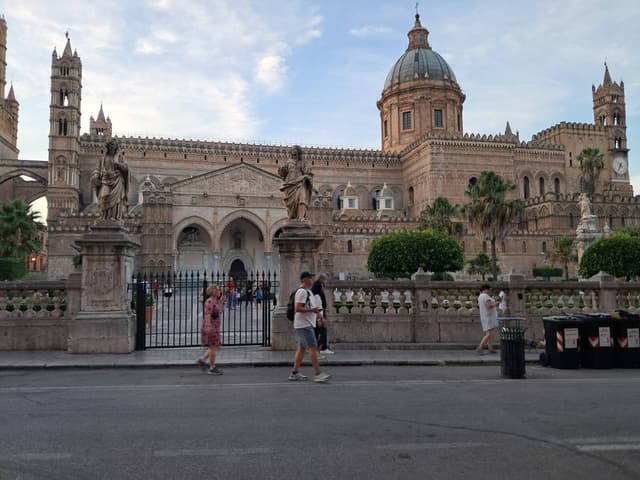Photo 2 par BRUNA A. sur la location d'un Renault Clio à l’aéroport de Palerme (01/10/25)