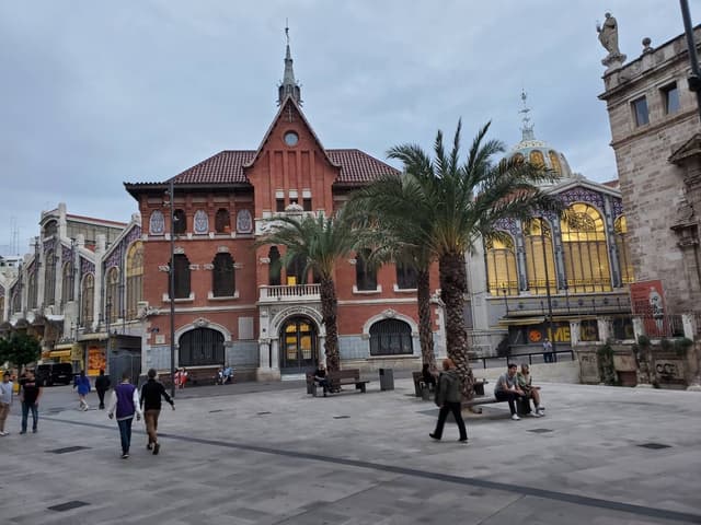 Photo 4 by Hwan J. about renting a Nissan Juke in Barcelona (10/24/23)