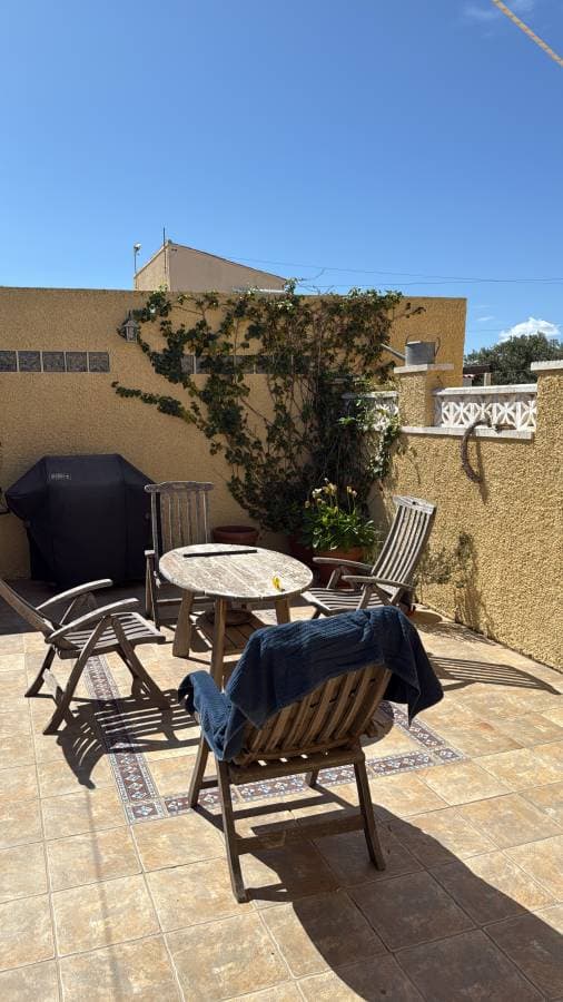 Foto 5 av Anders Niclas G. om att hyra en Seat Arona i Alicante (25-04-07)