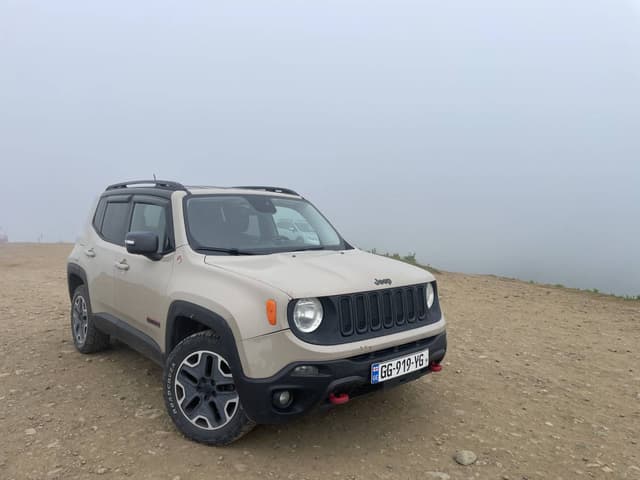 Photo 8 by Petr L. about hiring a Jeep Renegade in Georgia (07/07/26)