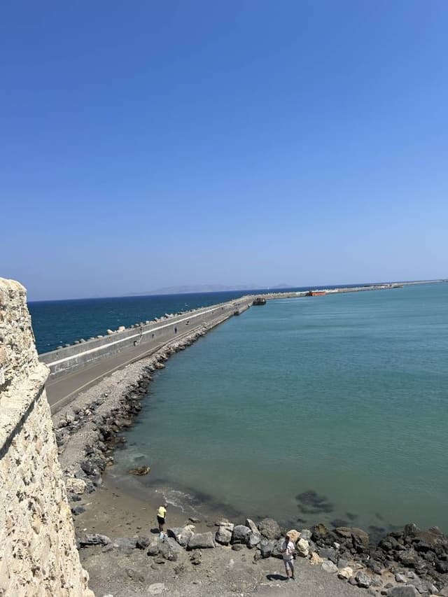Photo 5 par Arnaud C. sur la location d'un Renault Clio en Crète (01/09/23)