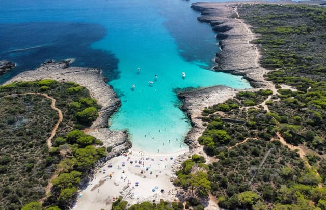 Photo 2 by Vinicius S. about renting a Peugeot 108 Cabrio in Menorca (9/28/22)
