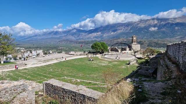 Foto 4 van Hendrik V. over het huren van een Dacia Logan in Albanië (5-10-24)