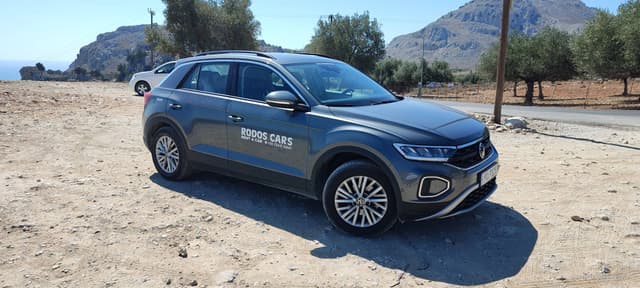 Henkilön Jari A. kuva 4 liittyen auton Volkswagen T-Roc vuokraamiseen paikassa Kreikassa (24.9.23)
