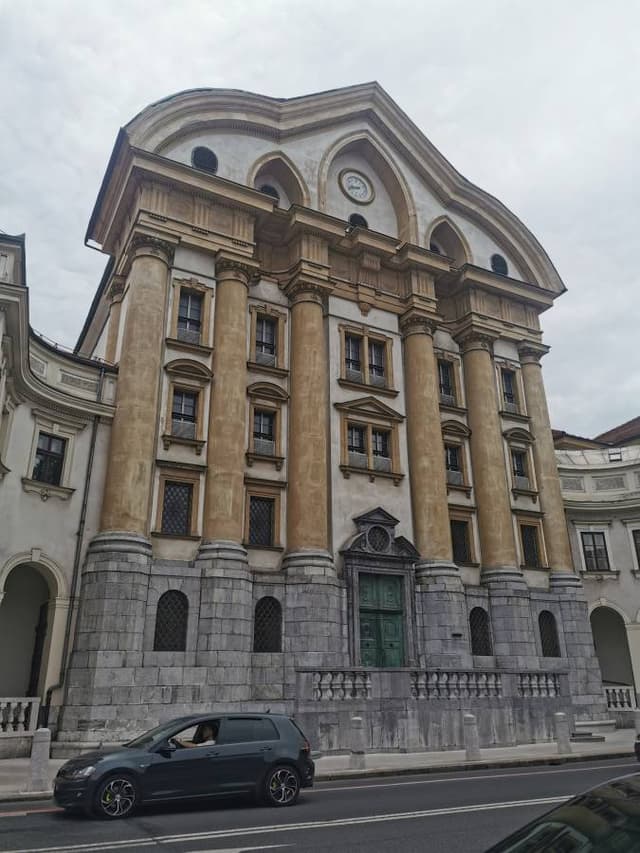 Фото 3 от Konstantin A. об аренде Suzuki Swift в Вене (26.06.24)