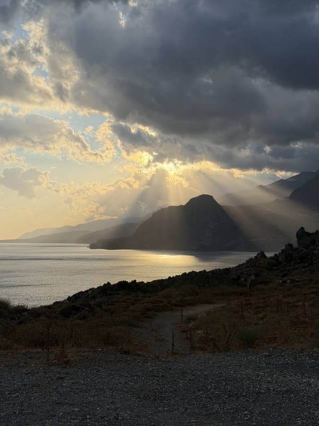 Photo 2 by Stephen C. about hiring a Toyota Aygo in Chania (28/07/26)
