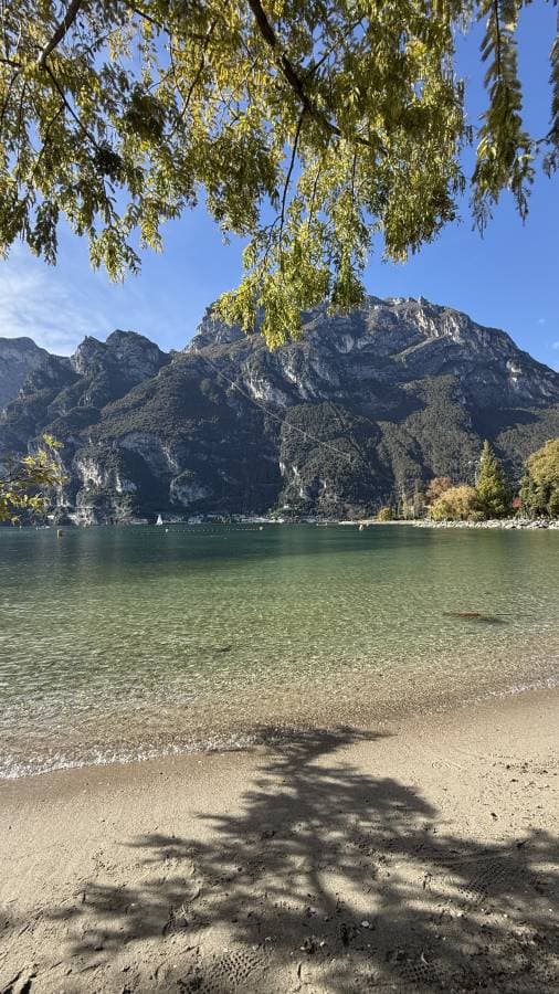 Фото 4 от Maxim C. об аренде Jeep Compass в Италии (01.11.25)