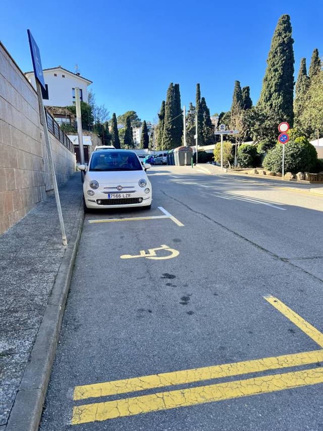 Foto 2 de Adriana B. sobre el alquiler de un Fiat 500 en la estación de tren de Barcelona (20/12/23)