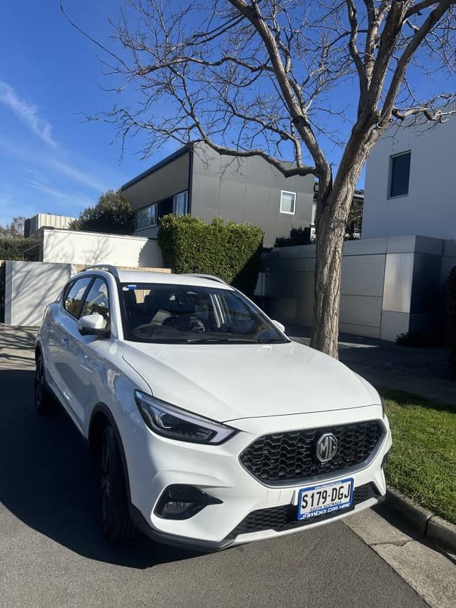 Photo by Wai Hung Y. about renting a MG ZS in Melbourne (8/12/25)