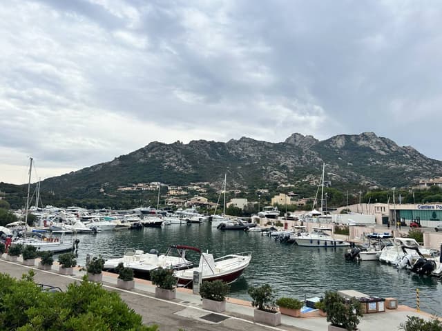 Photo 2 by Erica V. about renting a Jeep Renegade in Cagliari (9/20/23)