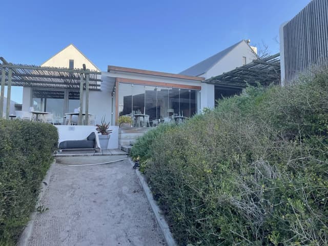 Photo 2 by Leslie S. about hiring a Toyota Corolla in Cape Town (05.09.24)