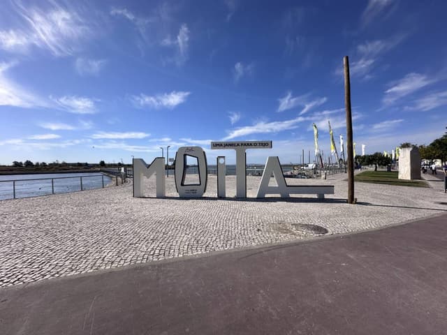 Photo 3 by Sandra F. about renting a Peugeot 2008 in Portugal (9/29/25)
