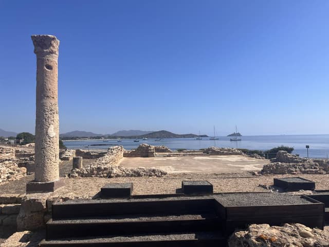 Photo 8 by Paulo C. about renting a Renault Captur on Sardinia (7/21/24)