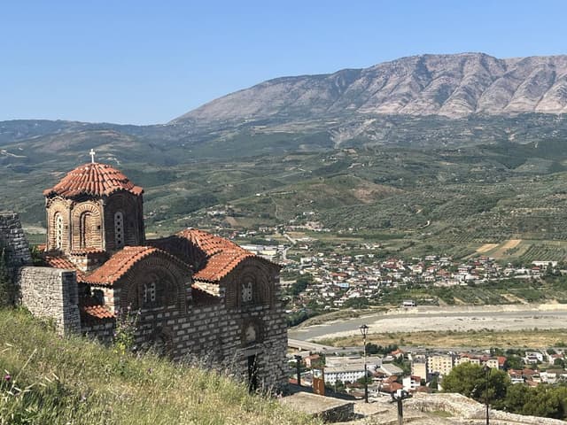 Photo 11 by Victoria R. about hiring a Dacia Sandero Stepway in Tirana (30/06/26)