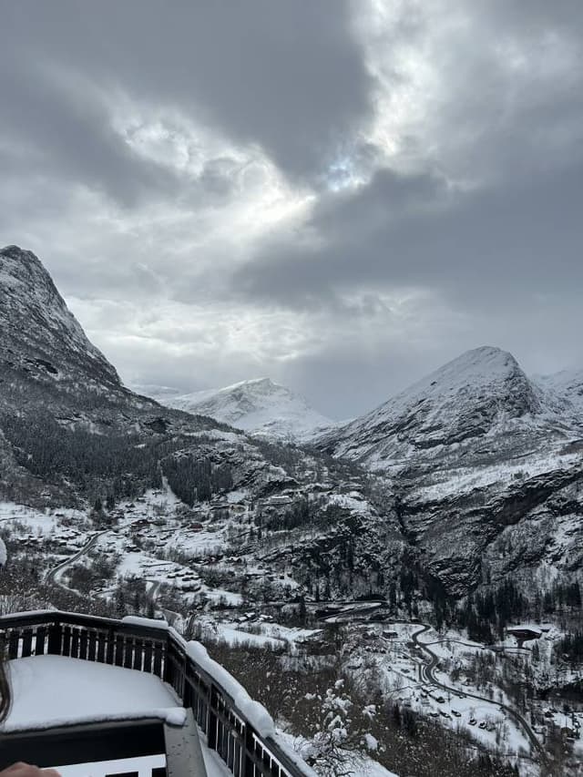 Photo 1 by Laszlo K. (4/3/26)