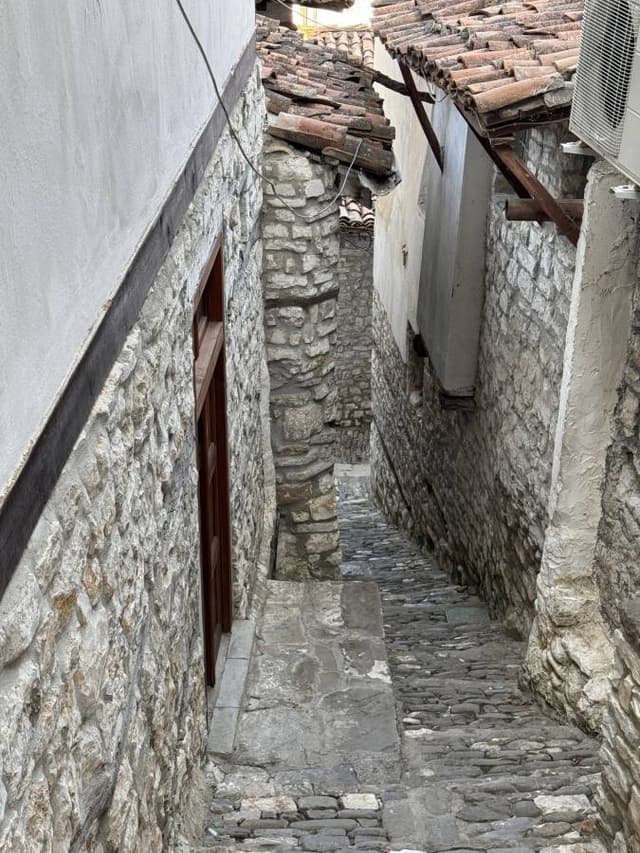 Photo 3 by Roberto G. about renting a Fiat 500 in Albania (6/25/25)