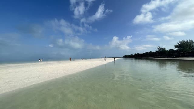 Photo 3 by Alberto B. about renting a Chevrolet Aveo in Playa del Carmen (1/9/24)