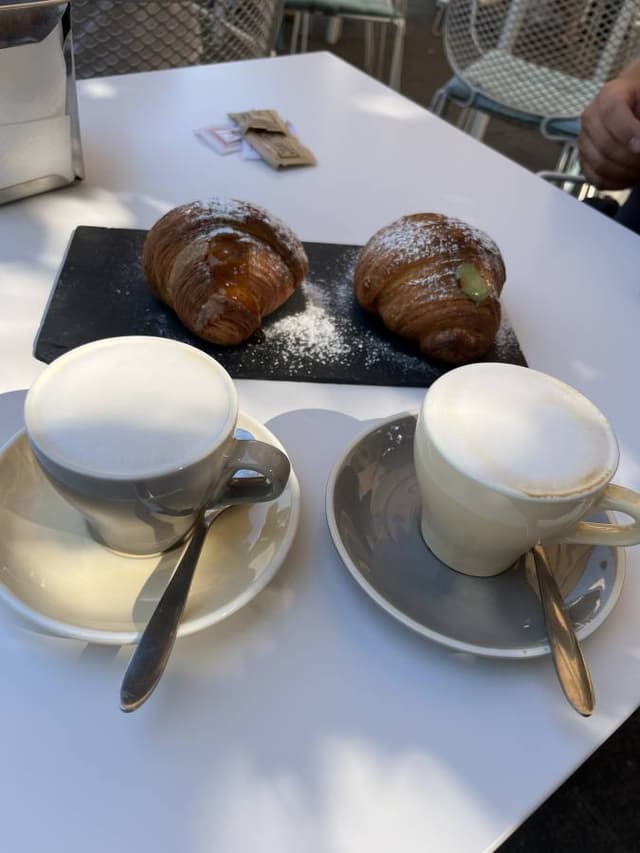 Photo 3 by Roland P. about renting a Toyota Aygo in Milan (8/10/24)