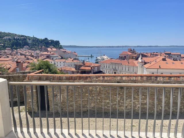 Photo 5 by Laurence M. about hiring a Volkswagen Golf in Venice (10.06.25)