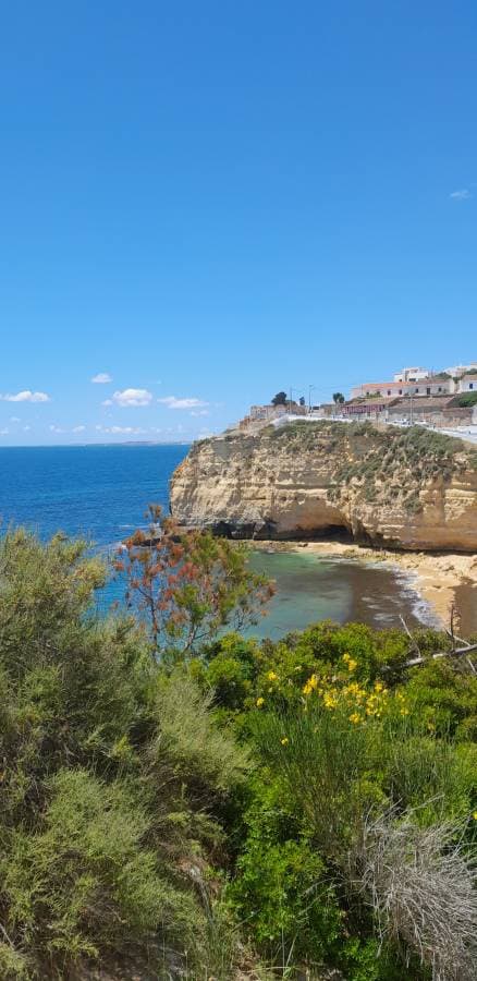 Photo 2 by simon T. about renting a Renault Captur in Faro (5/26/25)