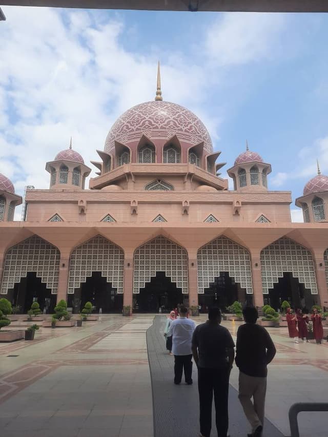 Photo 3 by Yudi A. (3/28/26)