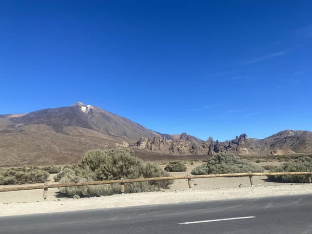 Photo 5 by Roger M. about renting a Renault Megane at Tenerife Airport South (11/12/24)