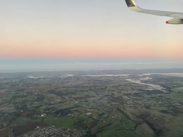 Photo 5 by CHENG C. about hiring a Toyota Alphard 2008 at Auckland Airport (11.05.24)