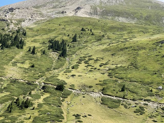 Foto 3 von Afet S. über die Anmietung eines Opel Astra Sedan in Skopje (3.8.23)