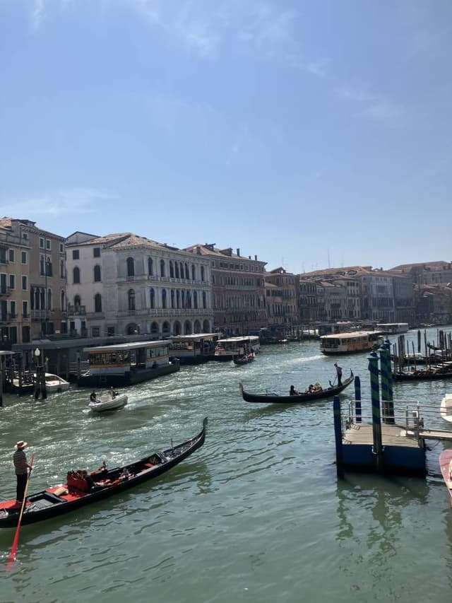 Bilde 5 av Anne-Helen N. om å leie en Ford Fiesta i Venezia (19.4.24)