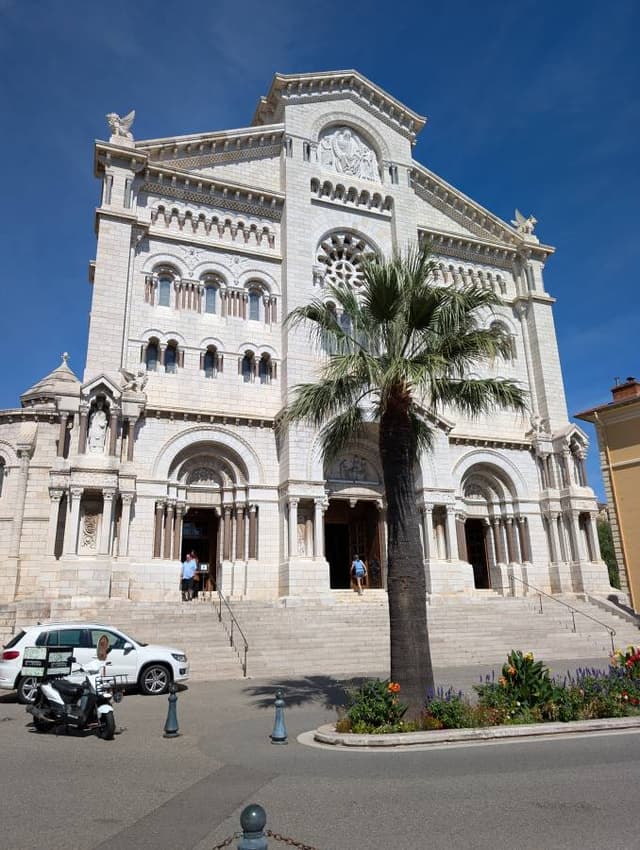 Photo 4 by Ihor V. about renting a Citroen C3 in France (9/20/25)