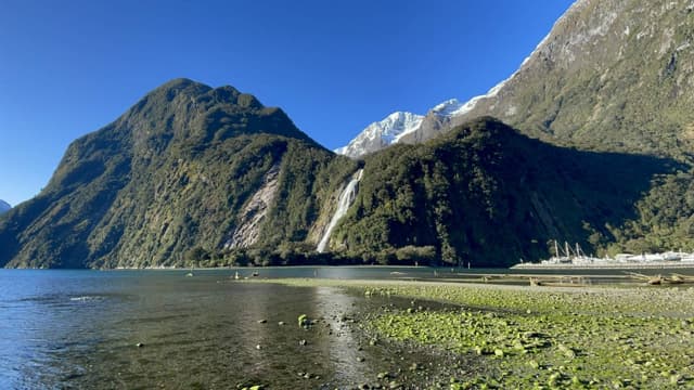 CHUNGHO K.의 사진(25. 9. 6.)