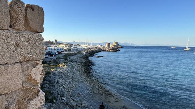 Photo 6 by Richard J. about hiring a Citroen C3 at Rhodes Airport (27/09/26)