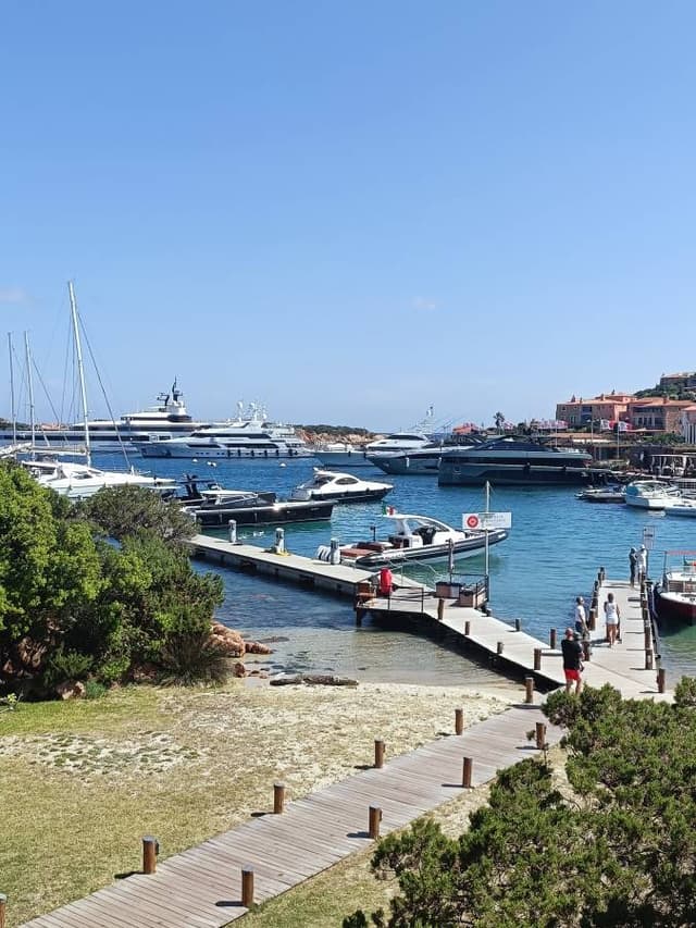 Photo 2 by Marius Alexandru C. about renting a Toyota Aygo at Alghero Fertilia Airport (7/11/23)