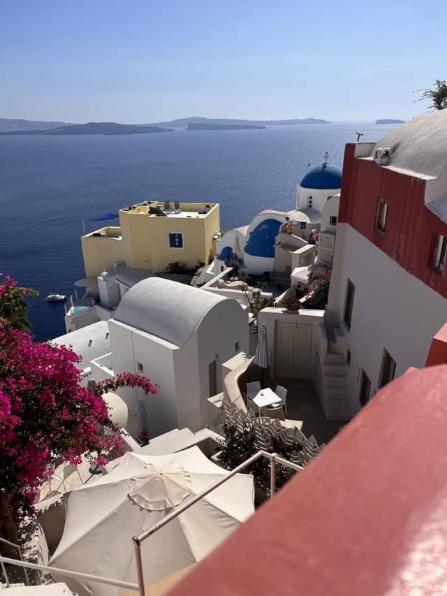 Foto 2 von Cornelia K. über die Anmietung eines Smart ForTwo Cabrio auf Santorini (16.10.23)