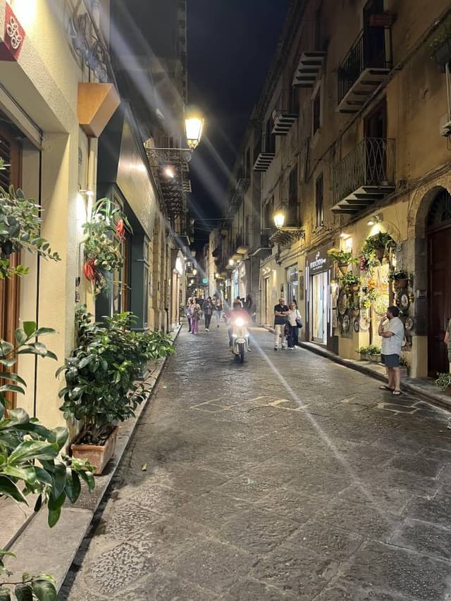 Photo 6 by Tereza B. about renting a Fiat 500 in Catania (10/13/24)