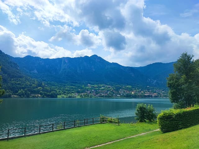 Photo 6 by Agne V. about renting a Volkswagen Polo in Bergamo (7/8/24)