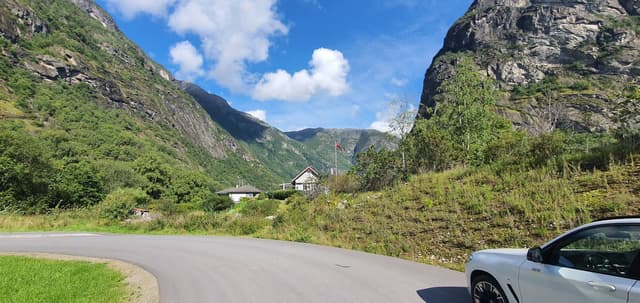 Photo 2 by Ravi S. about renting a Volkswagen ID.3 in Oslo (9/9/23)