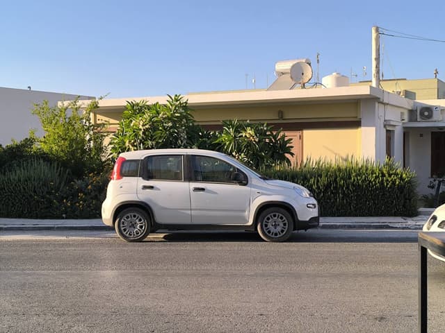 Photo by Ricardo-Szabolcs-Gabriel B. about renting a Fiat 500 at Crete Airport Chania (8/2/24)