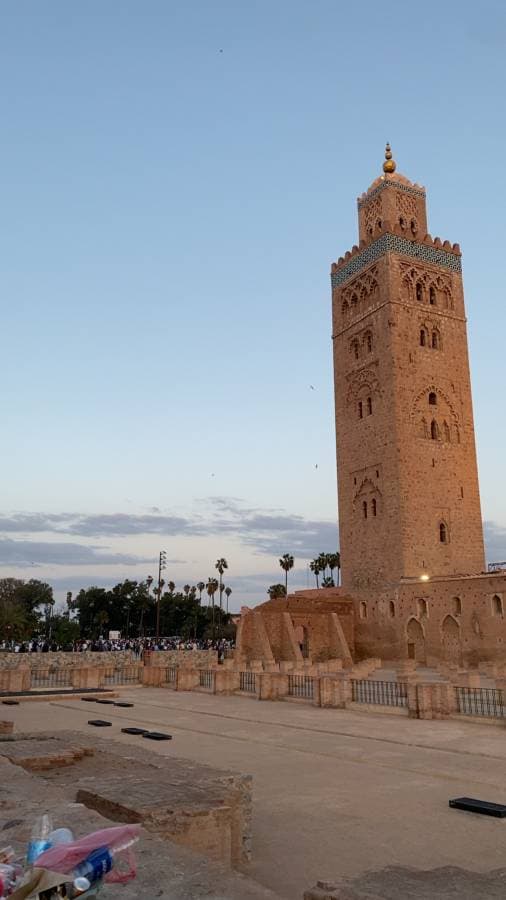 Photo 2 par Najia T. sur la location d'un Dacia Logan à Marrakech (09/04/25)