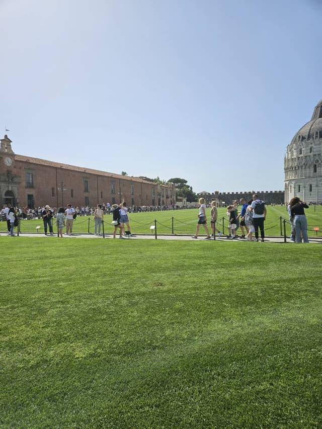 Photo 2 by Ivan T. about renting a Fiat 500 at Bologna Airport (5/8/24)