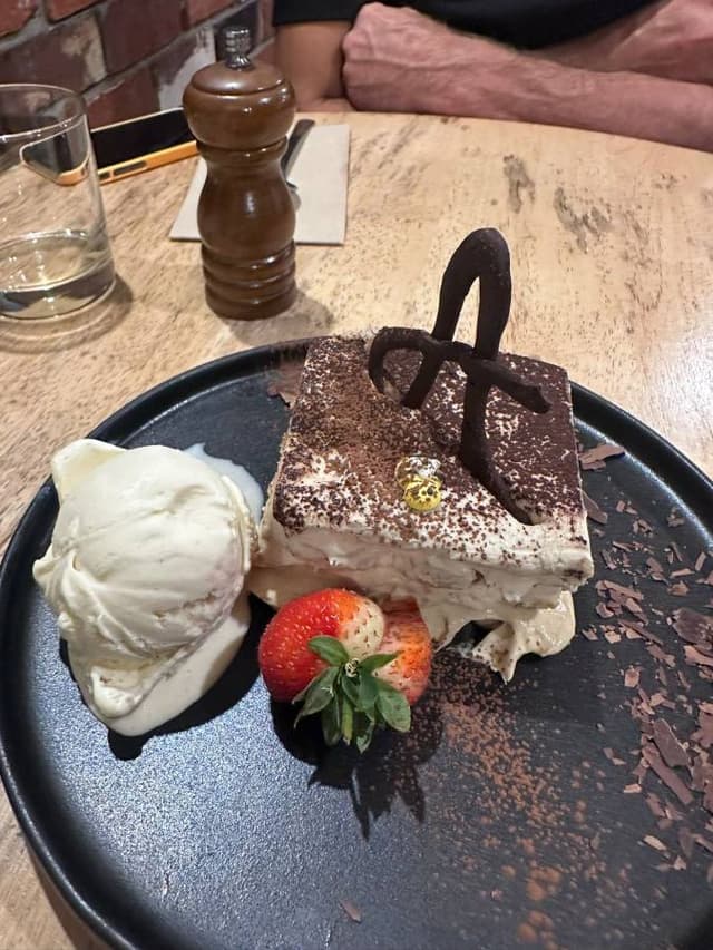 Photo 3 by Pierre R. (4/8/26)