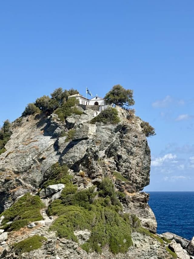 Photo 3 by Simon L. about renting a Toyota Aygo in Skiathos (9/25/25)