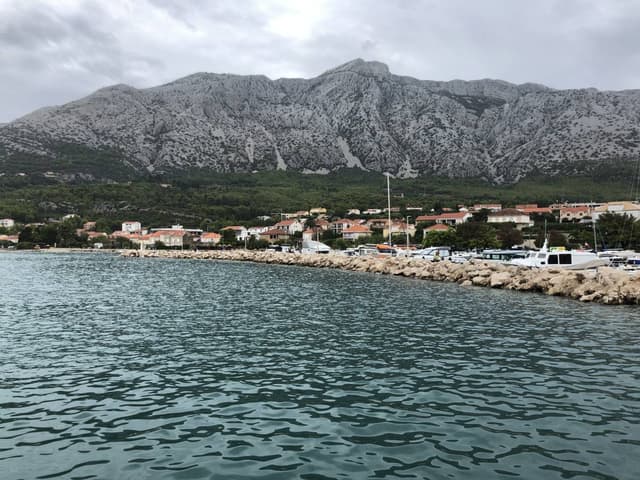 Photo 4 by Nicola R. about hiring a Volkswagen Polo at Dubrovnik Airport (18/09/24)