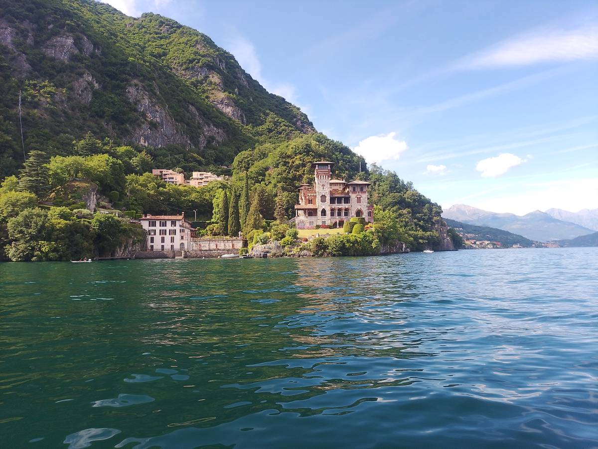 Photo 4 by Olegs K. about hiring a SEAT Arona in Bergamo (04/06/26)