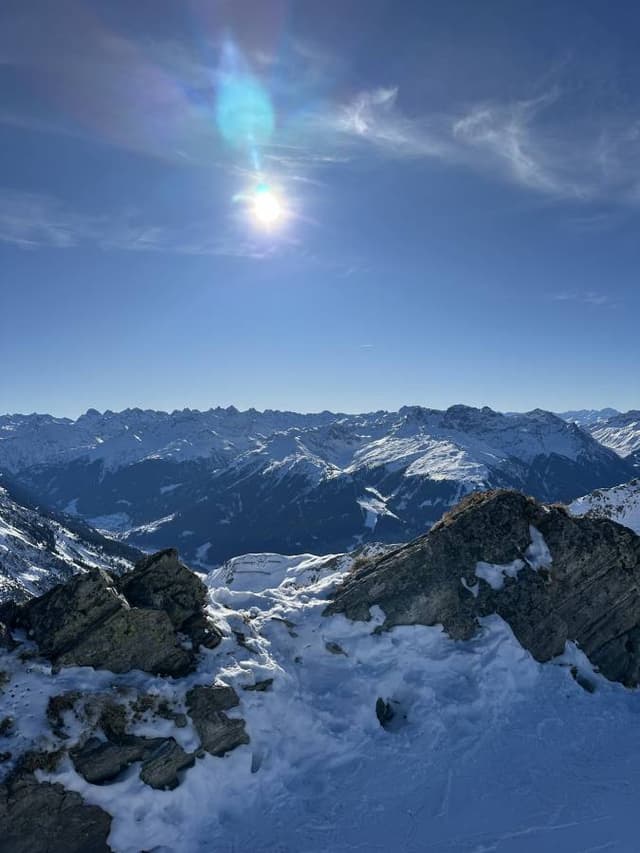 Fotografia 5 realizată de Deian N. despre închirierea unei mașini Opel Corsa în Memmingen (06.01.25)