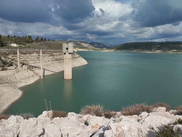 Zdjęcie 4 wykonane przez Jaroslaw P. dotyczące wynajmu Volkswagen Up w na Lotnisku w Pafos dnia (31.01.25)