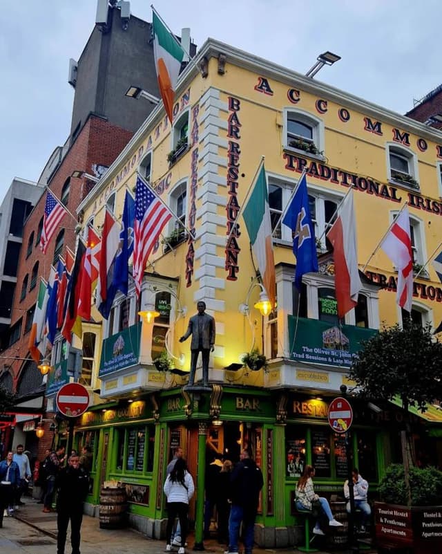 Photo 5 by Catalin C. about renting a Renault Clio in Dublin (5/11/24)