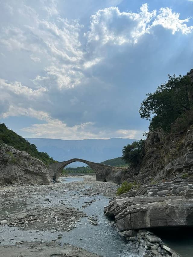 Photo 4 par Jean Paul S. sur la location d'un Kia Stonic en Albanie (23/07/25)